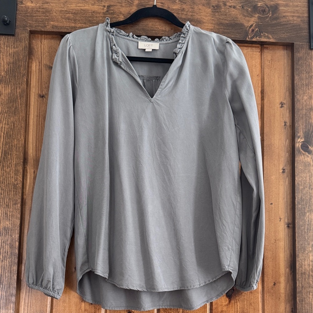 LOFT Light Gray Ruffle V-Neck Long Sleeve Blouse
